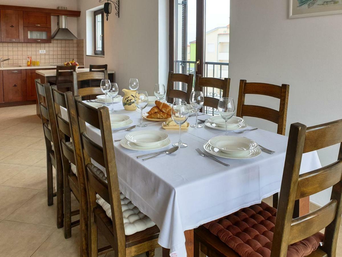 Oliva Yourcroatiaholiday * Premantura